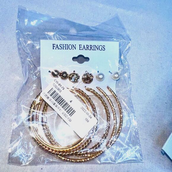 NWT Glamorous 6 Elegant Mix textured Big Gold Hoops and Studs Earring Set - Picture 2 of 4